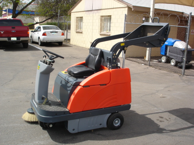 POWERBOSS APEX 49 DEMONSTRATOR SWEEPER